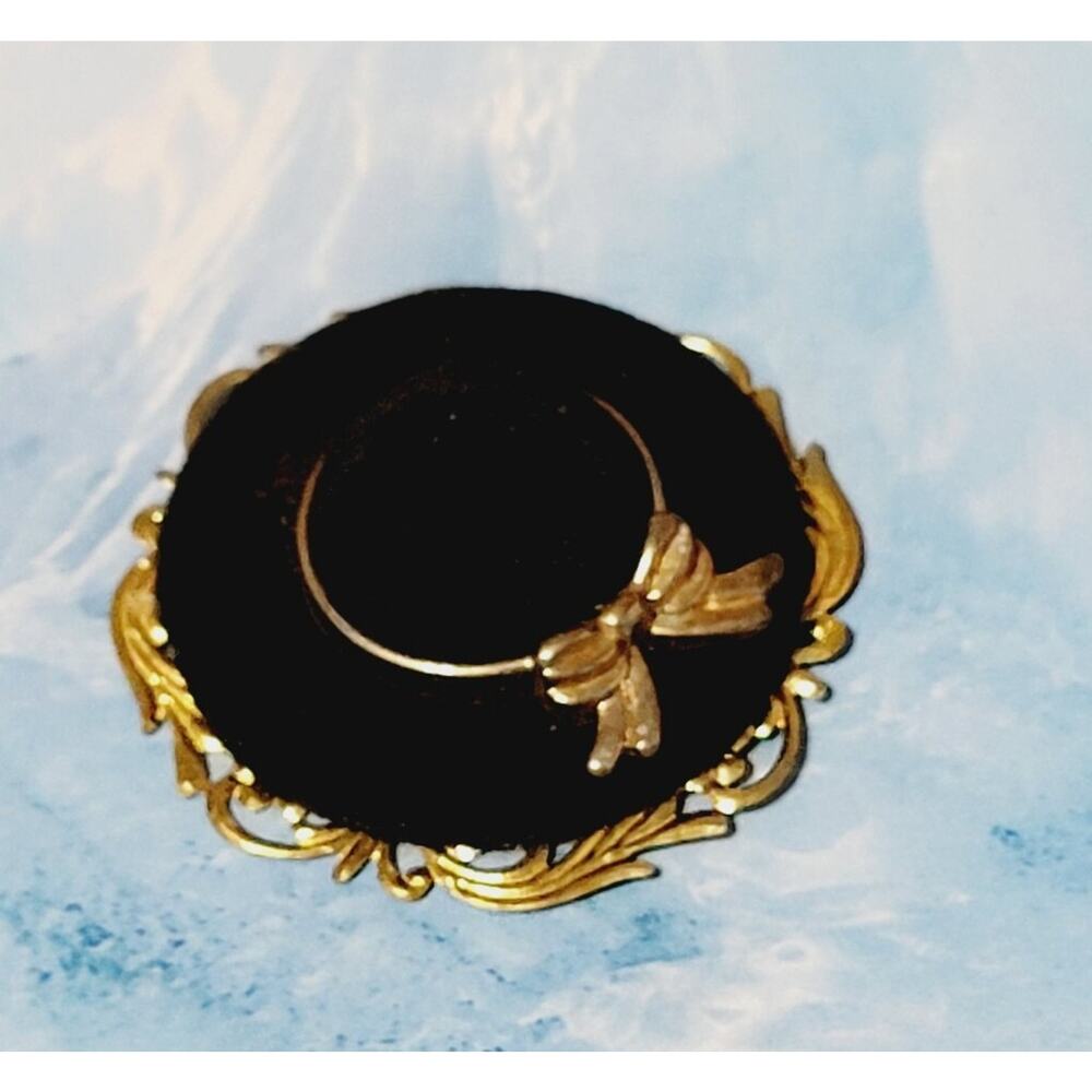 Vintage Black Velvet & Gold-tone Hat Brooch Pin- 1.75" go-35‎
